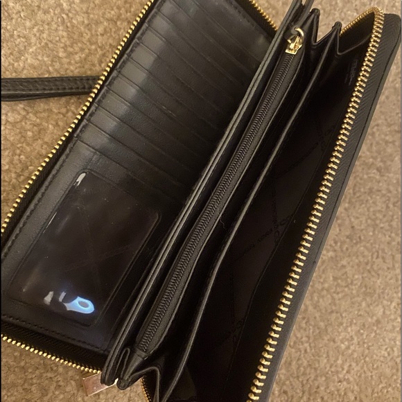 Black Michael Kors Wallet Wristlet - Picture 6 of 7